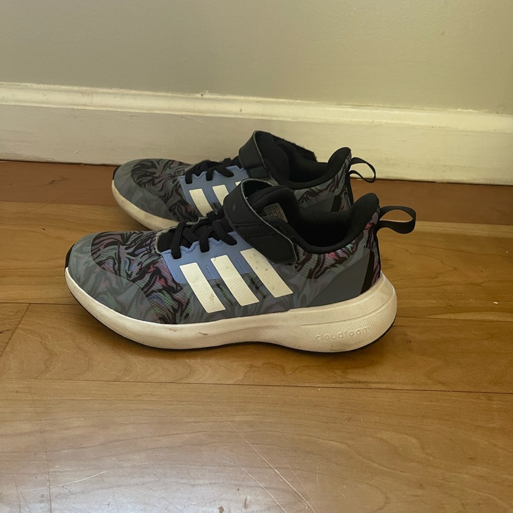 Adidas Black and White Sneakers Modern Athletic Style